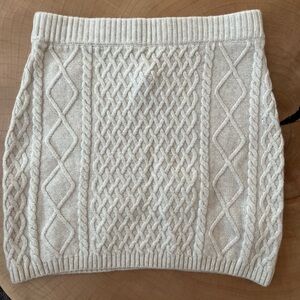 Women’s knitted skirt